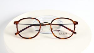 hình ảnh mắt kính carin