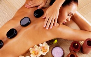 massage đá nóng là gì