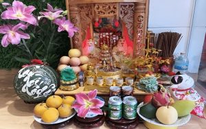 bàn thờ thần tài theo tuổi gia chủ nam