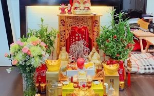 bàn thờ thần tài theo tuổi gia chủ nữ