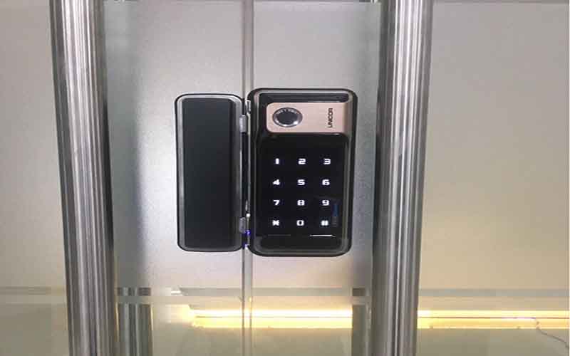 Khóa cửa kính Unicor UN GR500 BW-CL