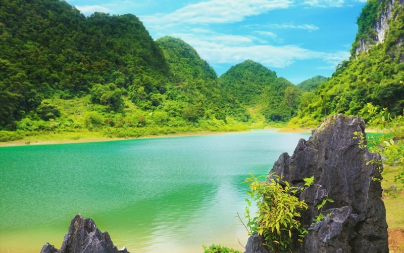 Hồ Thang Hen